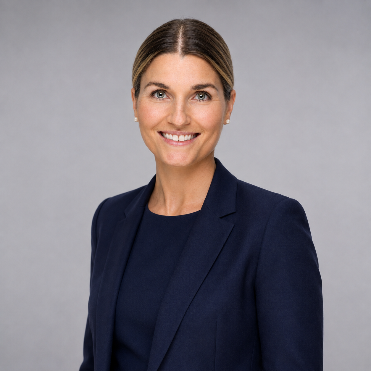 Alyx Néron, ASA, AICA
